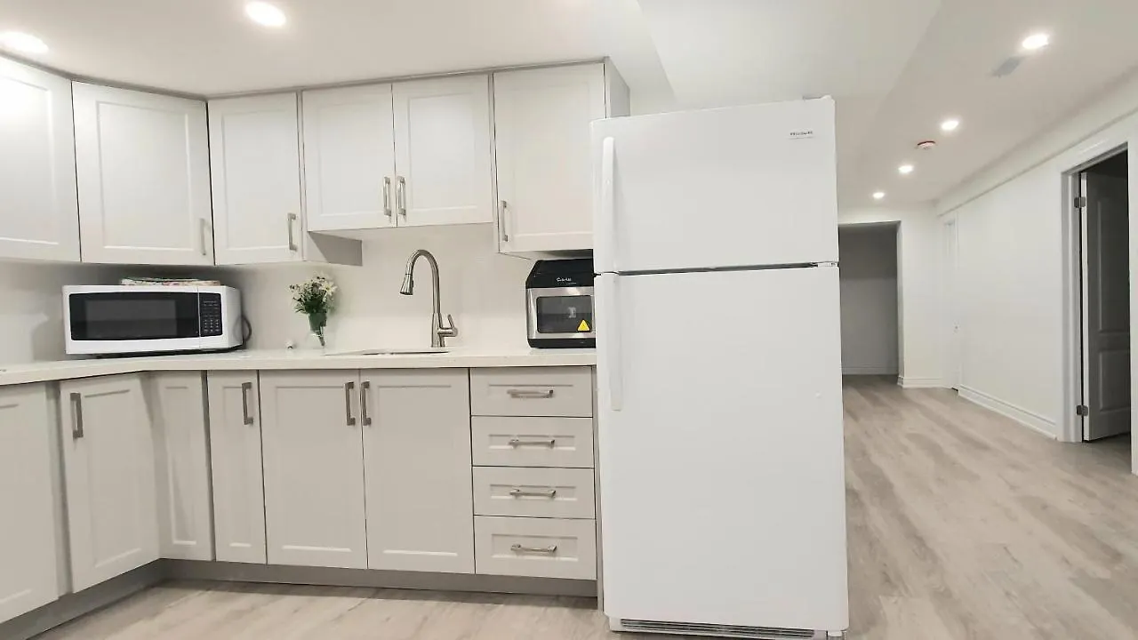A Home Away Toronto Privatunterkunft